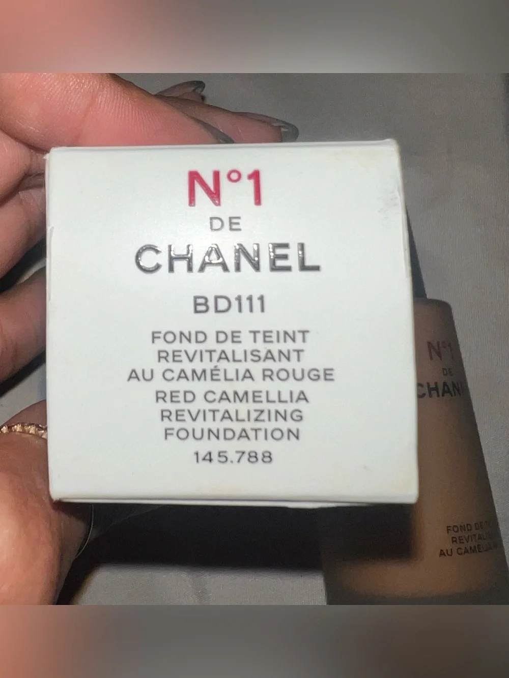 CHANEL N°1 Red Camellia Revitalizing Foundation - Warm Beige BD111 new with box